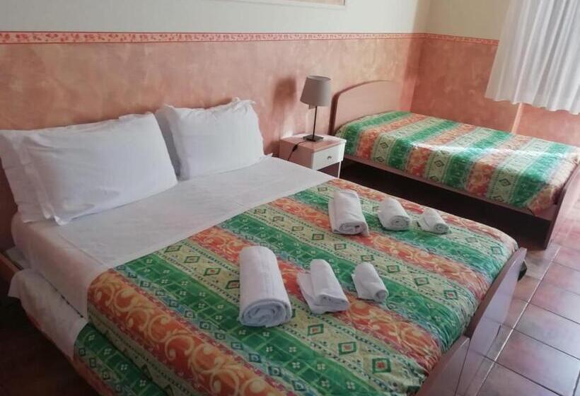 Номер Стандарт Трехместный, Hostel Il Tetto