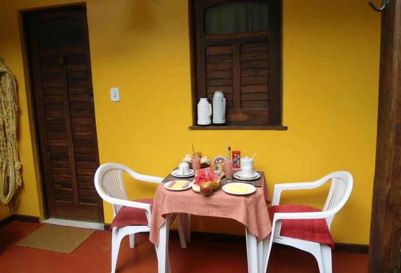 Quarto Quádruplo Standard, Pousada Caravelas