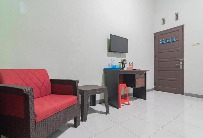 Номер Deluxe, Reddoorz Syariah Near Jalan Jakarta Samarinda