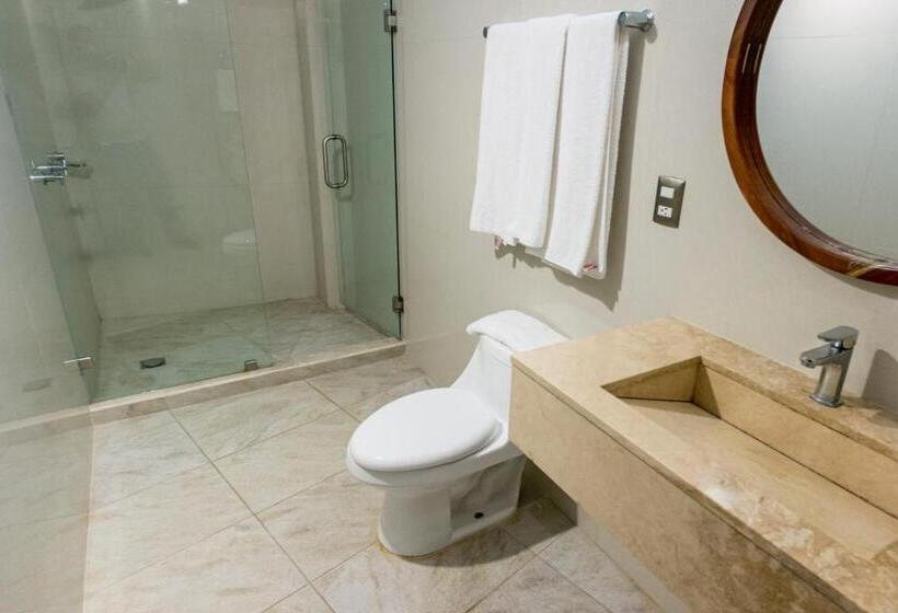 اتاق کلاسیک چهارنفره, La Loma Suites
