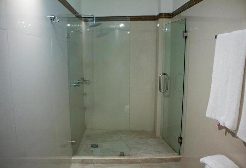 اتاق کلاسیک چهارنفره, La Loma Suites