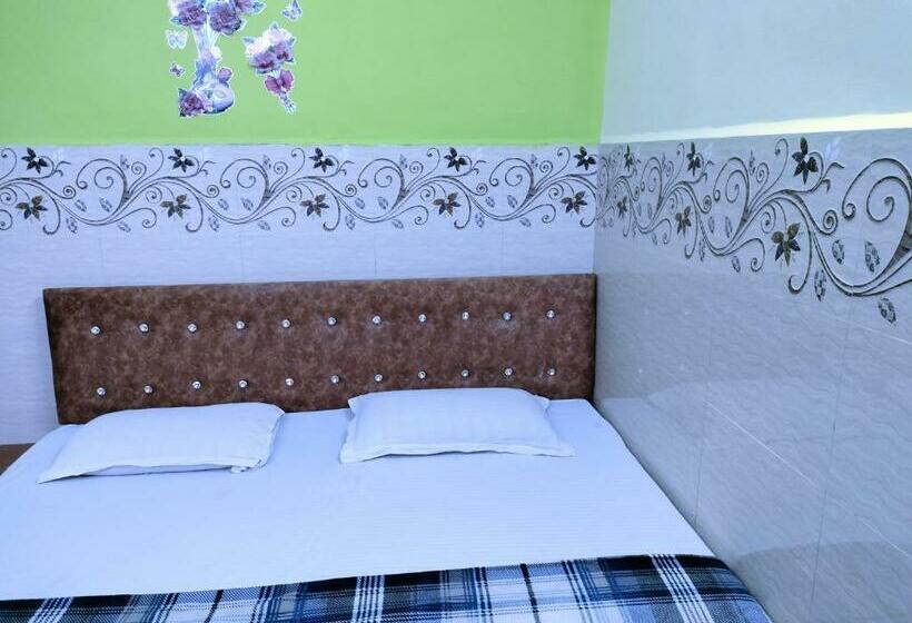 اتاق لوکس, Colva Beach Xaviers Guest House