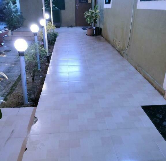 اتاق لوکس, Colva Beach Xaviers Guest House