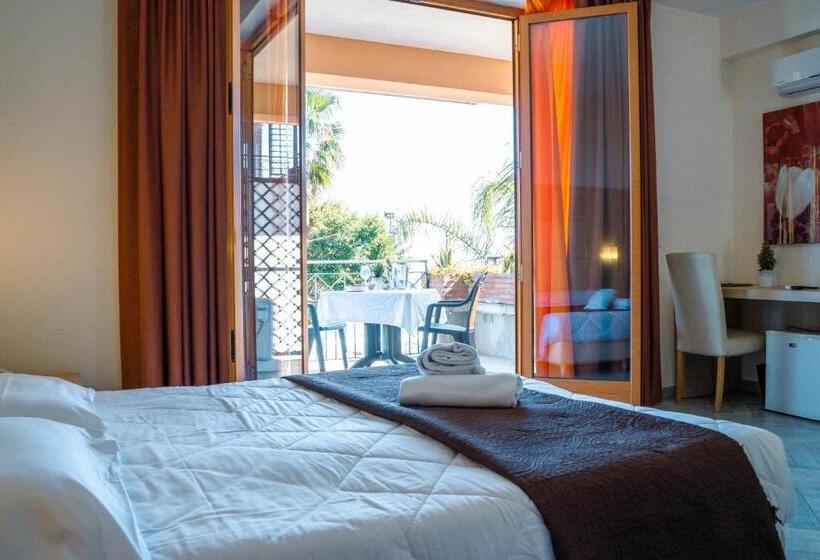 Четырехместный Номер Deluxe, Taormina Hotel Calipso