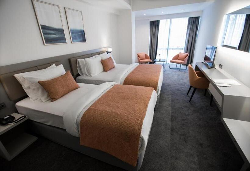 Семейный Полулюкс, Dovv Hotel Busıness