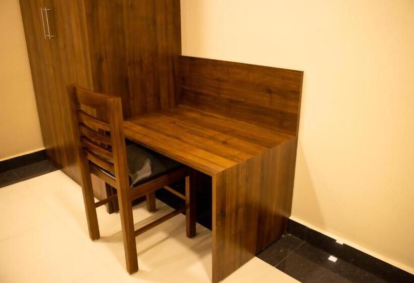 豪华房间, Faiz Residency