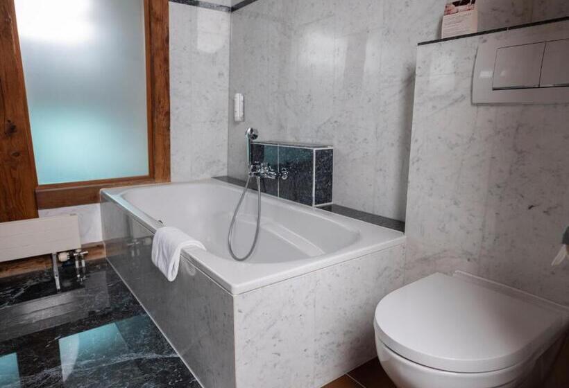 Номер Стандарт, Romantik Hotel De L Ours