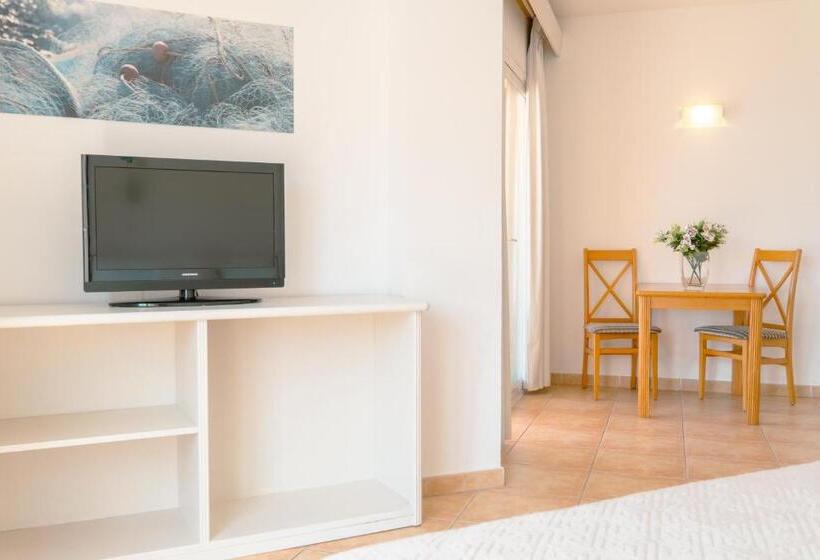 إستوديو قياسى مزودة بتراس, Rosamar Ibiza