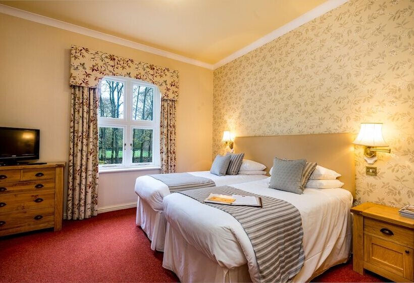 Номер Стандарт, Glen Yr Afon House