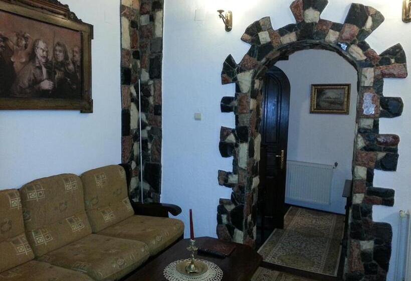 Cameră Cvadruplă Standard, Hunter Prince Castle