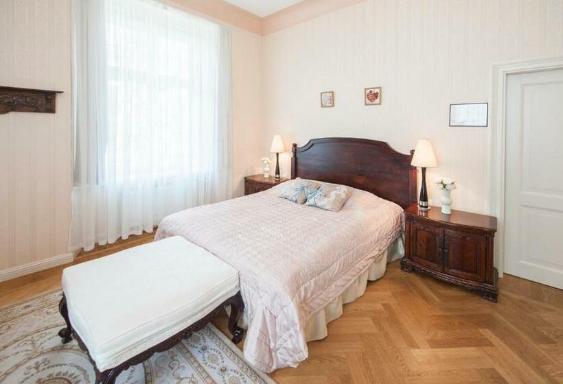 اتاق استاندارد, Malpils Manor