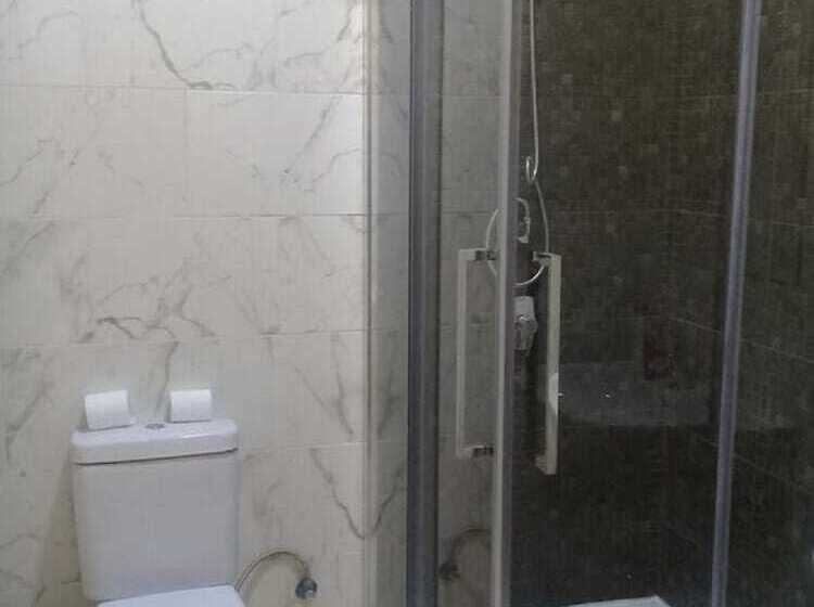 اتاق استاندارد سه نفره, Rumman