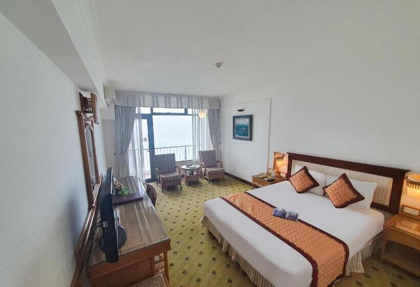 اتاق پریمیوم با چشم‌انداز دریاچه, Thang Loi Hotel Hanoi