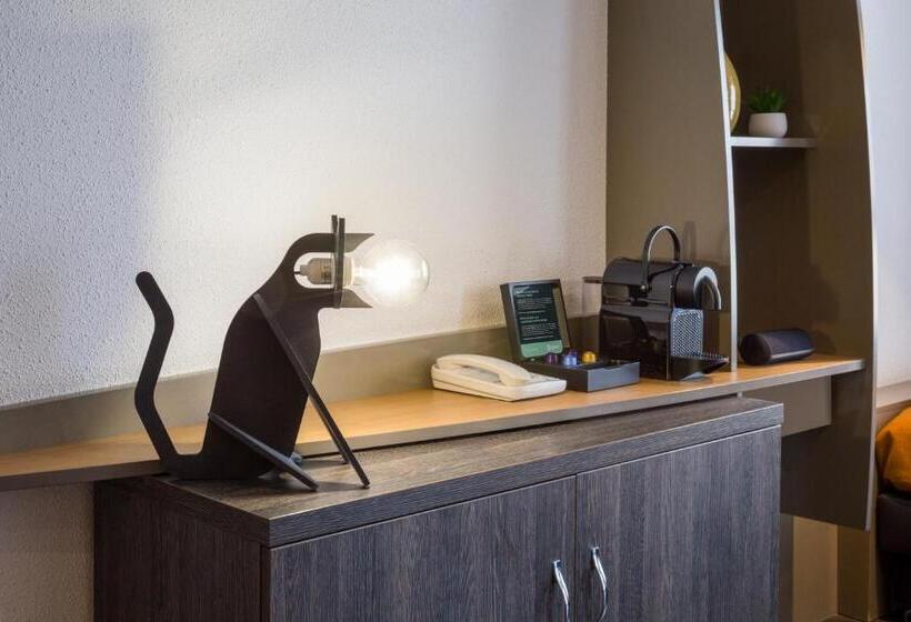 Superior studio with balcony, Aparthotel Adagio Annecy Centre