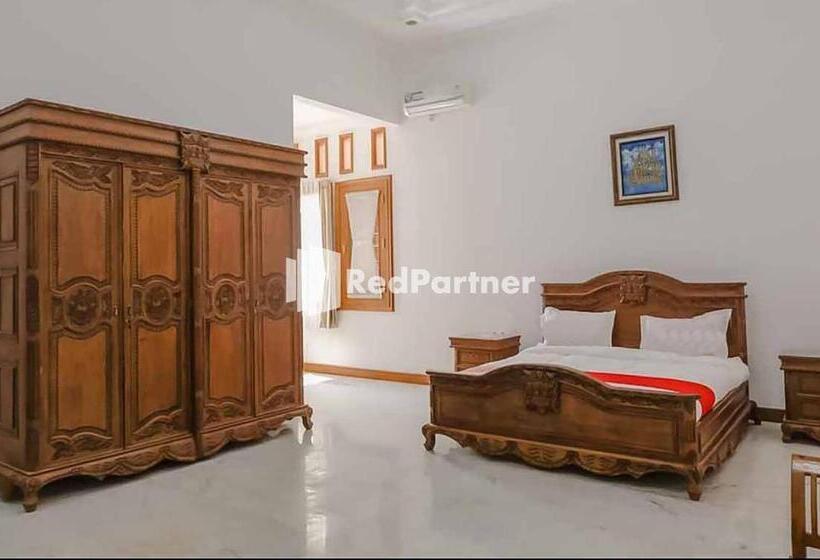 Номер Deluxe, Reddoorz At Daffi Araya
