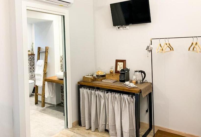Номер Стандарт Кровать Кинг Адаптированный для Инвалидов, Locanda Vecchio Cipresso