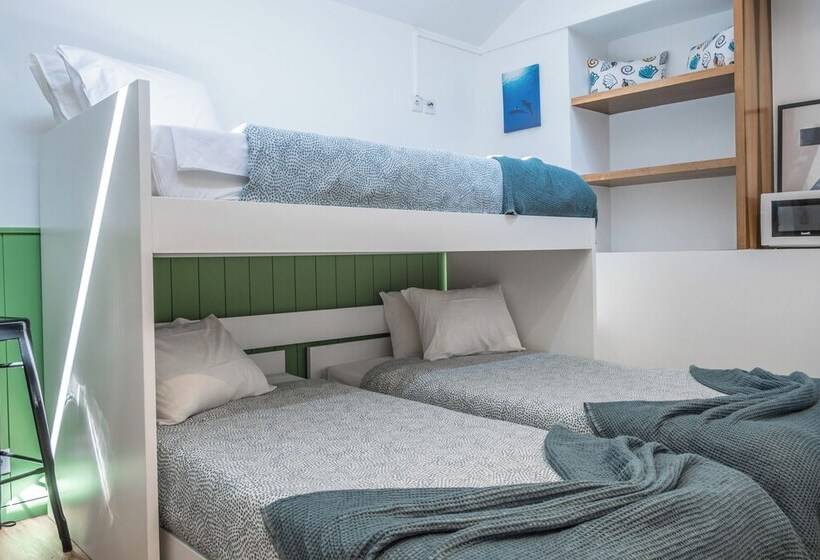 Номер Стандарт Трехместный, Naval Guest House & Bistro