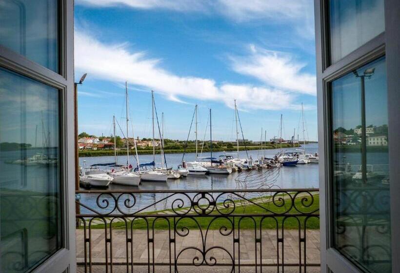 Номер Стандарт с Балконом, Naval Guest House & Bistro