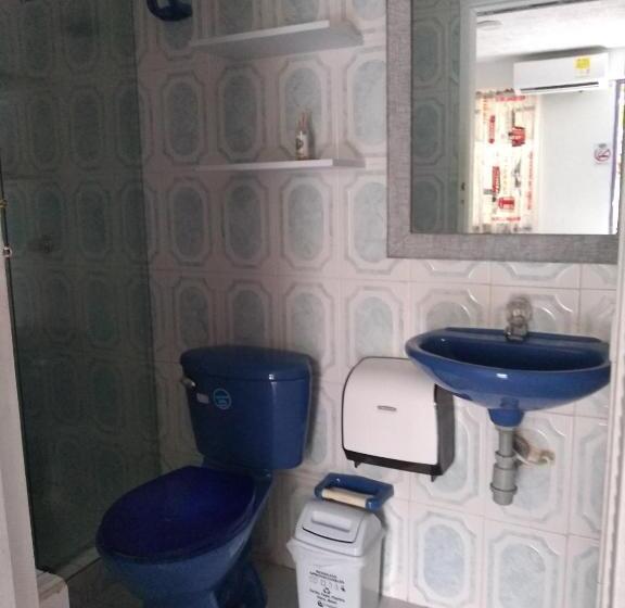 Номер Стандарт Трехместный, House Marfito Airport