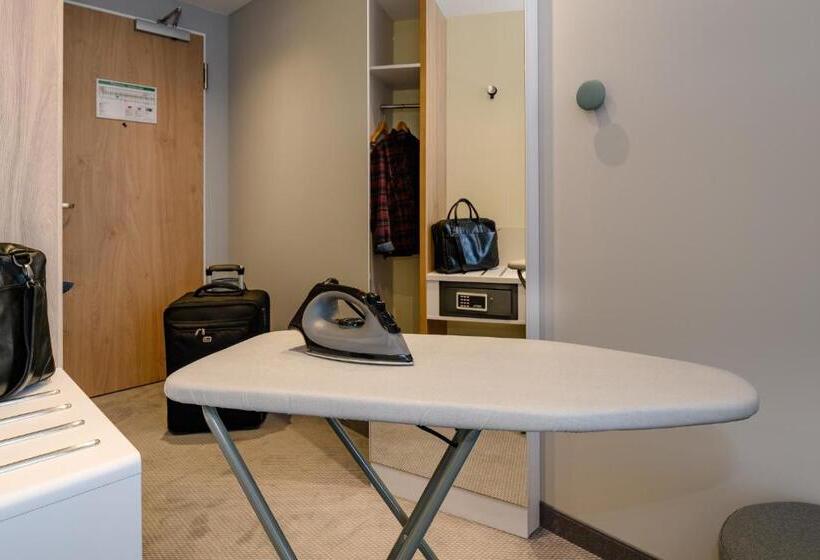 Номер Стандарт Адаптированный для Инвалидов, Holiday Inn Express   Fulda, An Ihg