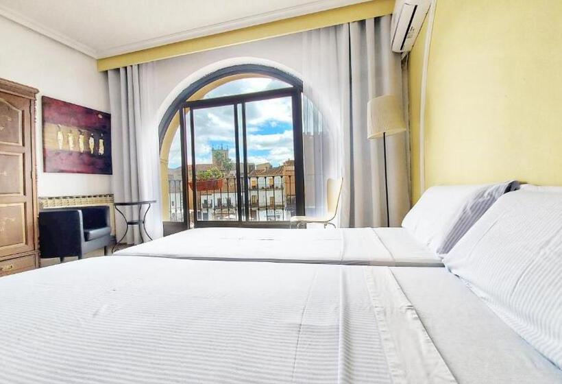 带城市景观的标准间, Hostal Martes Cáceres Plaza Mayor   Tercer Piso Sin Ascensor