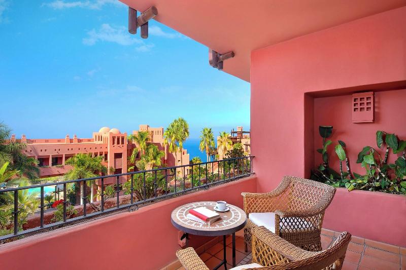 سوئیت جونیور با تخت بزرگ, The Ritzcarlton Tenerife, Abama