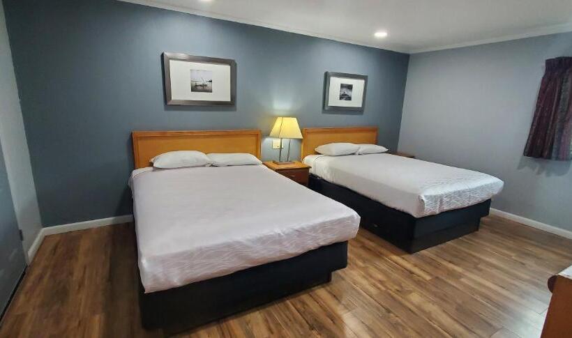 Номер Стандарт, Travelers Inn