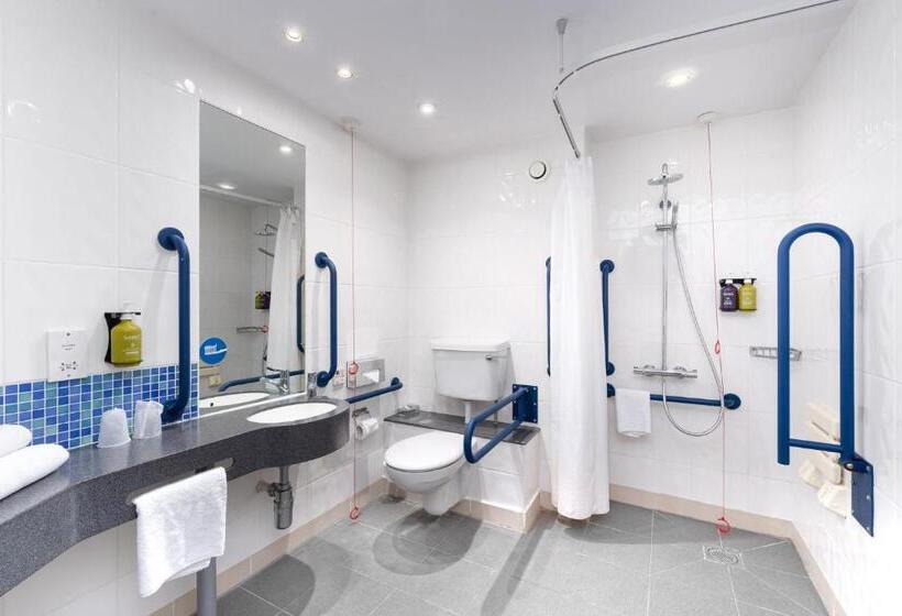 Номер Стандарт Адаптированный для Инвалидов, Holiday Inn Express Burnley M65 Jct 10, An Ihg