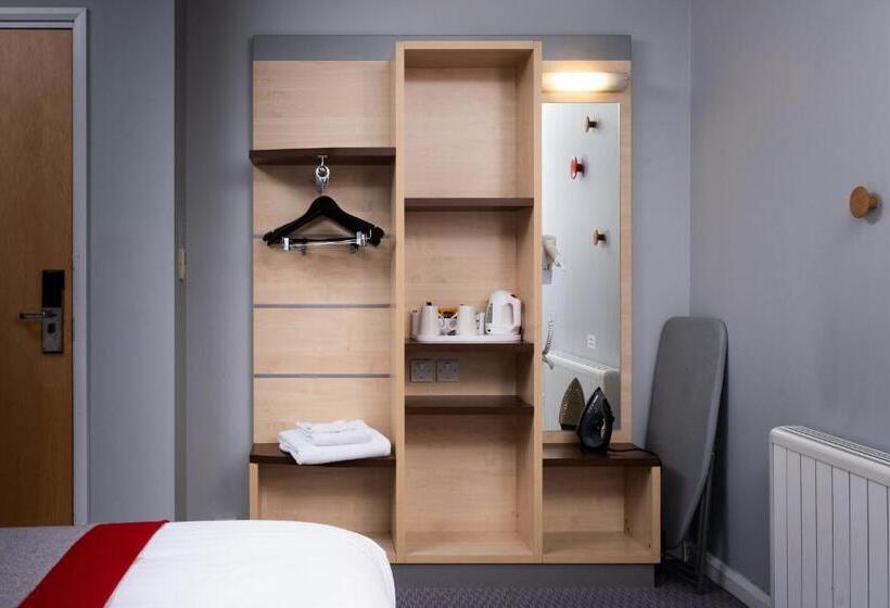 Номер Стандарт Адаптированный для Инвалидов, Holiday Inn Express Burnley M65 Jct 10, An Ihg