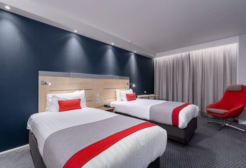 Номер Стандарт Адаптированный для Инвалидов, Holiday Inn Express Burnley M65 Jct 10, An Ihg