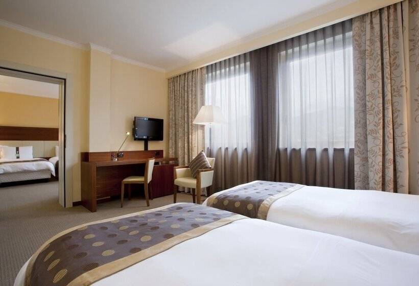 Номер Стандарт, Holiday Inn Salerno Cava De  Tirreni, An Ihg