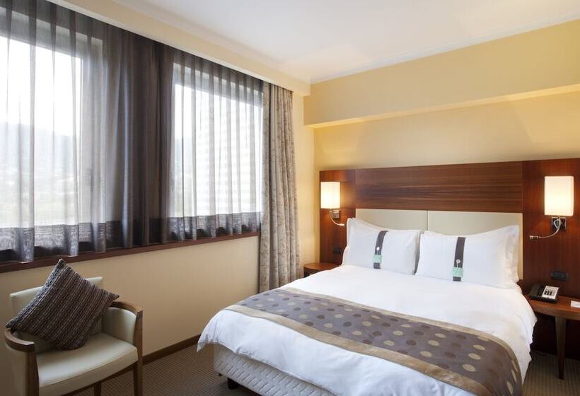 Номер Стандарт Адаптированный для Инвалидов, Holiday Inn Salerno Cava De  Tirreni, An Ihg