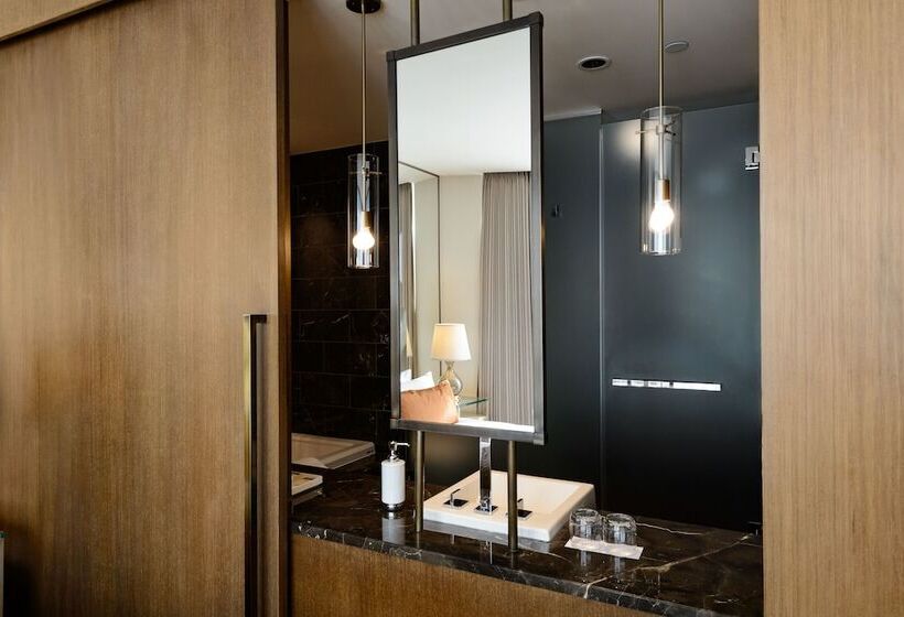 スイート, Loden Vancouver