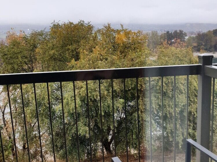غرفه قياسيه سريرين مزدوجين, Riverland Inn & Suites