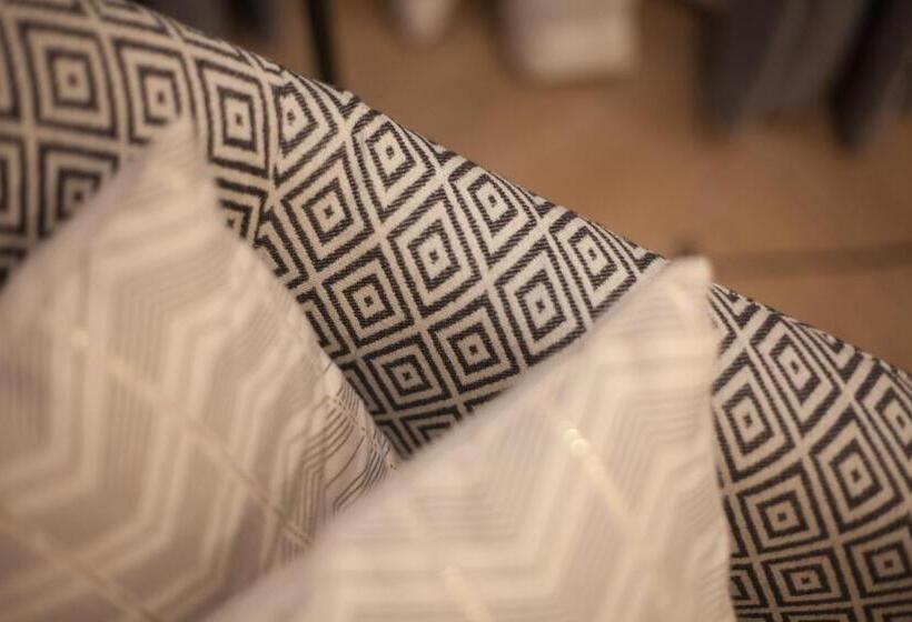 اتاق لوکس, Suites You Soho