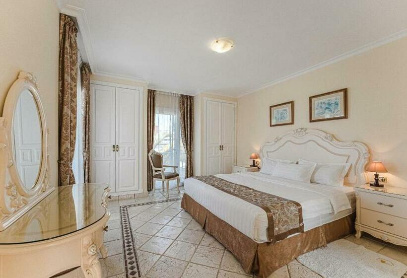 Люкс 2 Спальни, Flamingo Suites Boutique