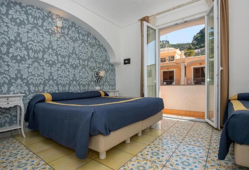 Номер Стандарт Трехместный, 7bello
