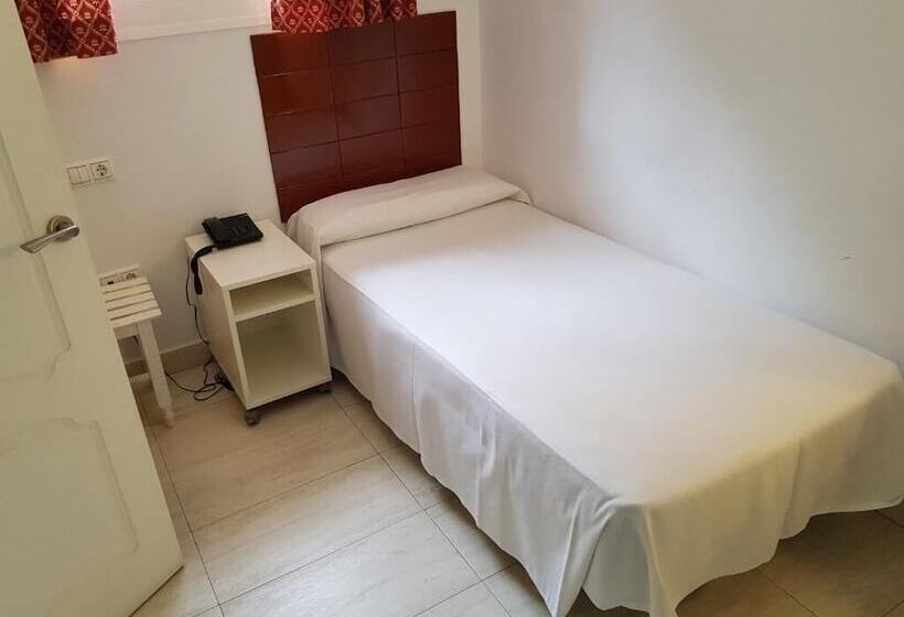 Quarto Estandar Individual, Eliseos