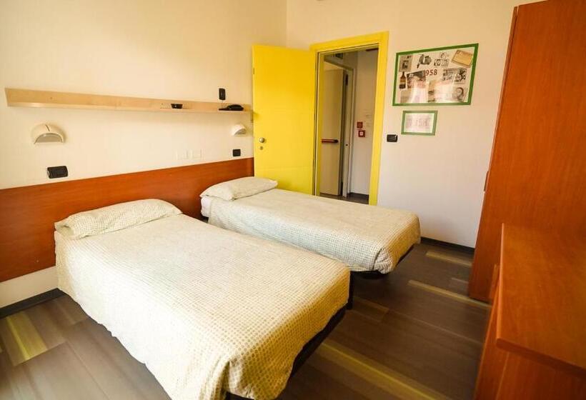اتاق استاندارد, Morfeo   Young People Hotels