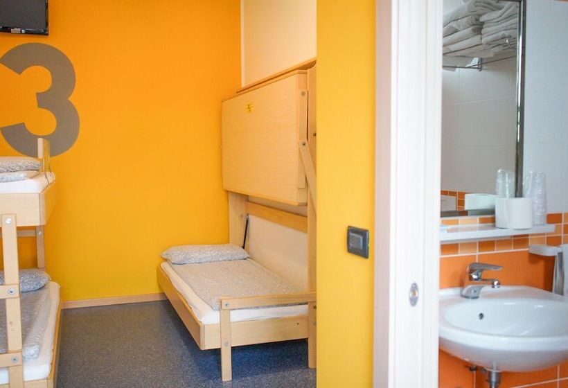 اتاق استاندارد سه نفره, Morfeo   Young People Hotels