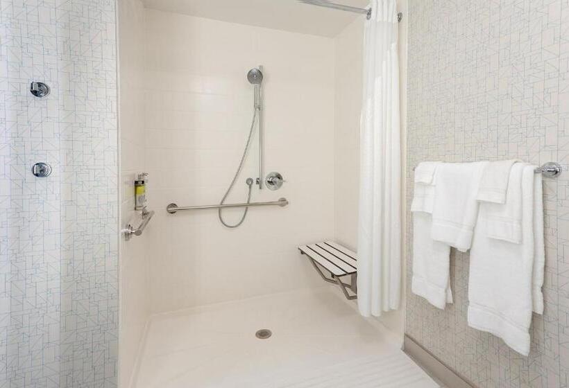 Suíte para Deficientes Físicos, Holiday Inn Express & Suites   Firestone   Longmont , An Ihg