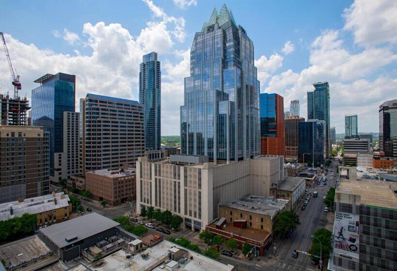 اتاق استاندارد با چشم‌انداز شهر, Thompson Austin, By Hyatt
