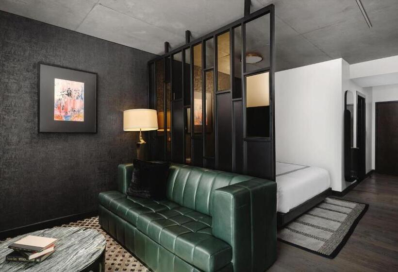استودیوی استاندارد, Thompson Austin, By Hyatt