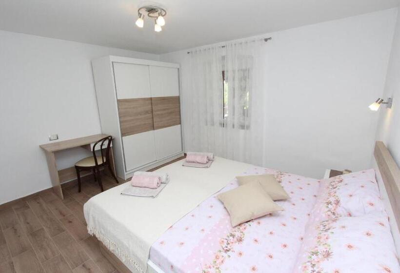 침실 2개 아파트, Guest House Milotic