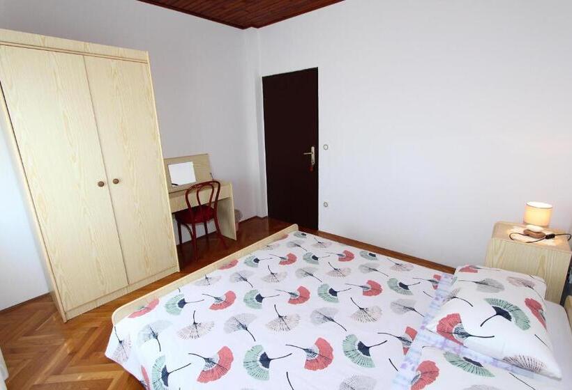 침실 2개 아파트, Guest House Milotic