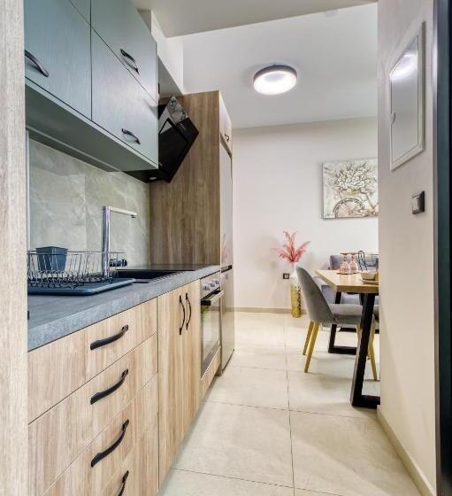Полулюкс, Sapphire Horizon Suites