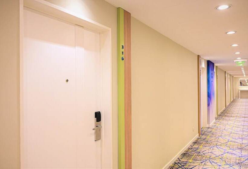 سوییت, Holiday Inn Express Rosario, An Ihg