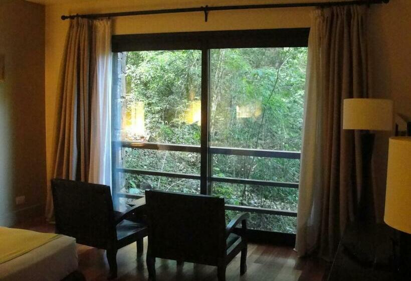 스탠다드 스튜디오, Loi Suites Iguazu