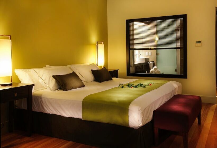 스탠다드 스튜디오, Loi Suites Iguazu