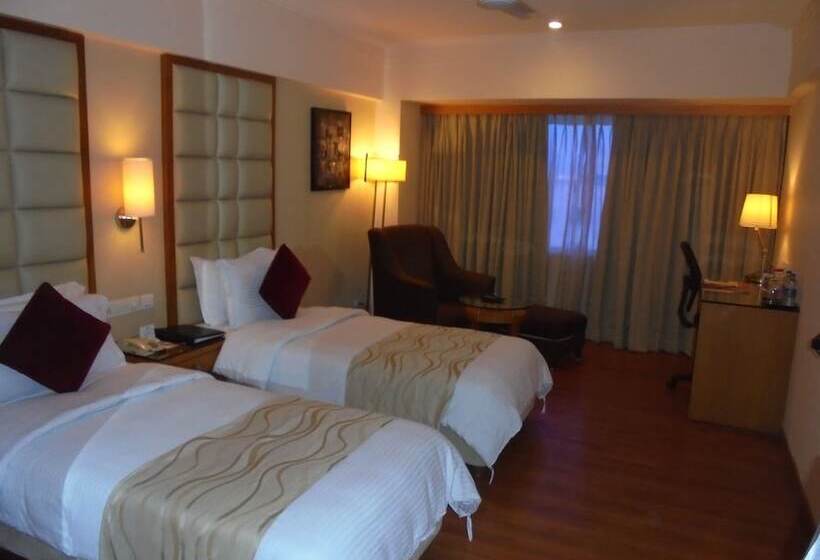 俱乐部房间, Lords Plazaankleshwar